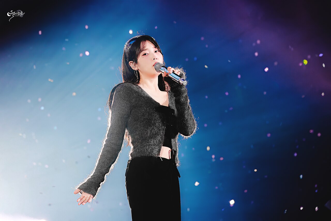 IU en su fan concert de 2023