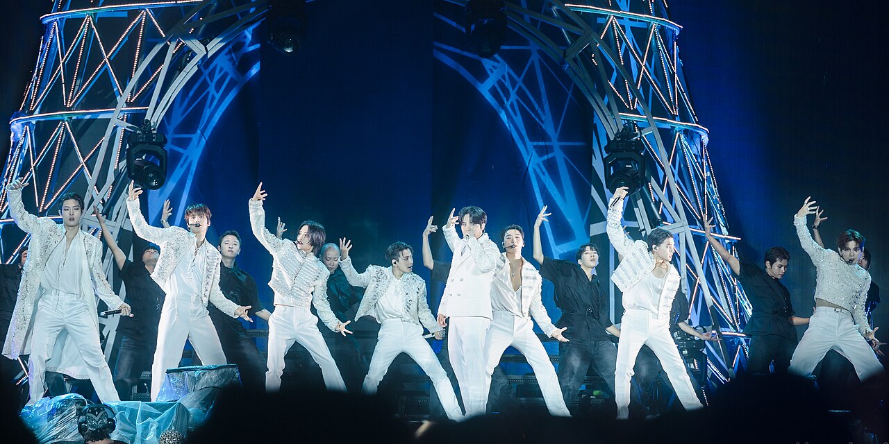 ATEEZ durante un concierto en Nueva York en agosto de 2024