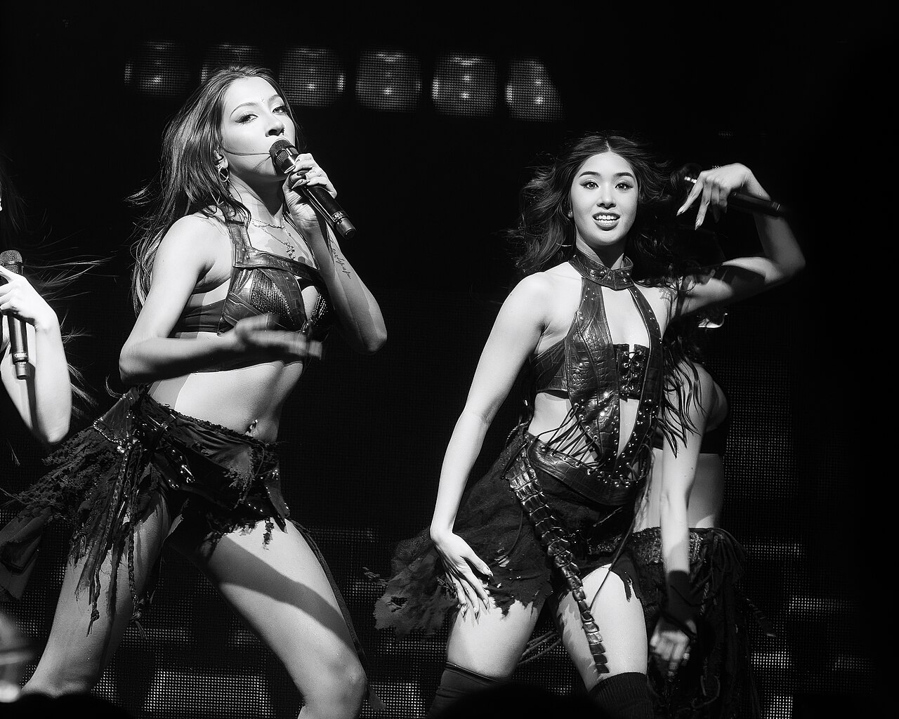 Las integrantes de KATSEYE durante un concierto de su gira en Seattle en 2025