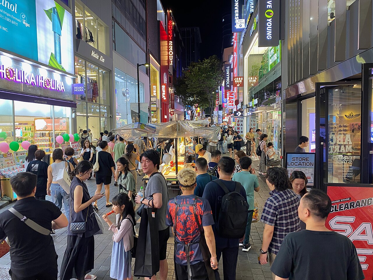 Mercado nocturno de Myeong-dong en Seúl