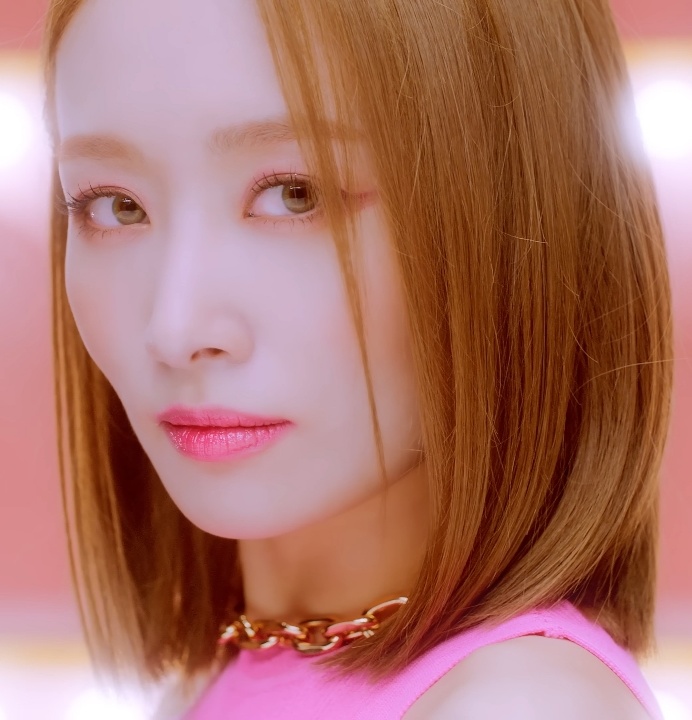 Nicole, integrante de KARA y una de las voces originales de 'Pretty Girl', en una imagen de 2022