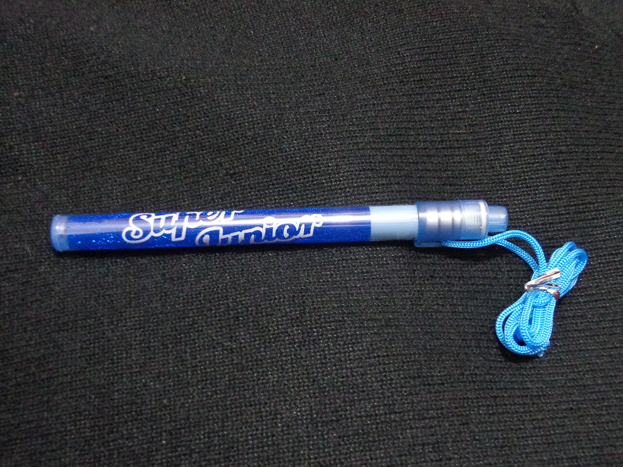 Lightstick clásico de Super Junior en azul zafiro perla