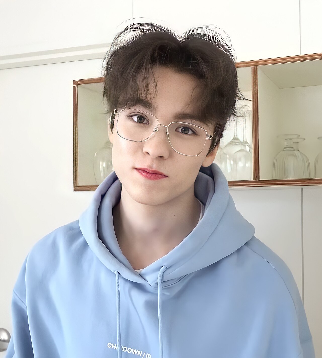 Vernon de SEVENTEEN, rapero e integrante de la unidad V8, durante un evento en Corea