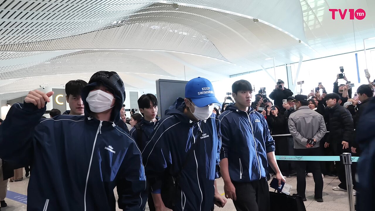 BTS a su salida del aeropuerto de Incheon en marzo de 2026