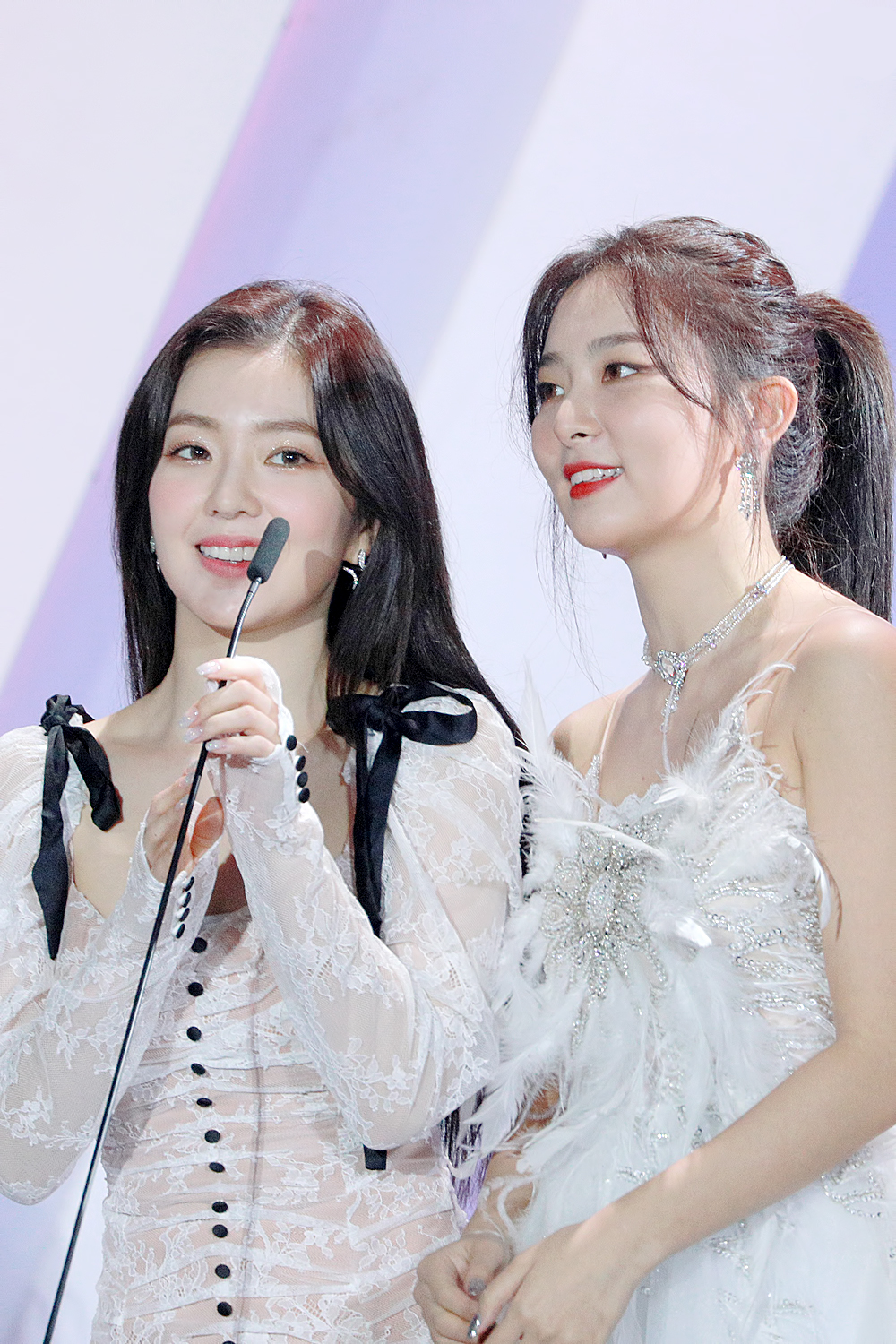 Irene y Seulgi en los Asia Artist Awards de 2019