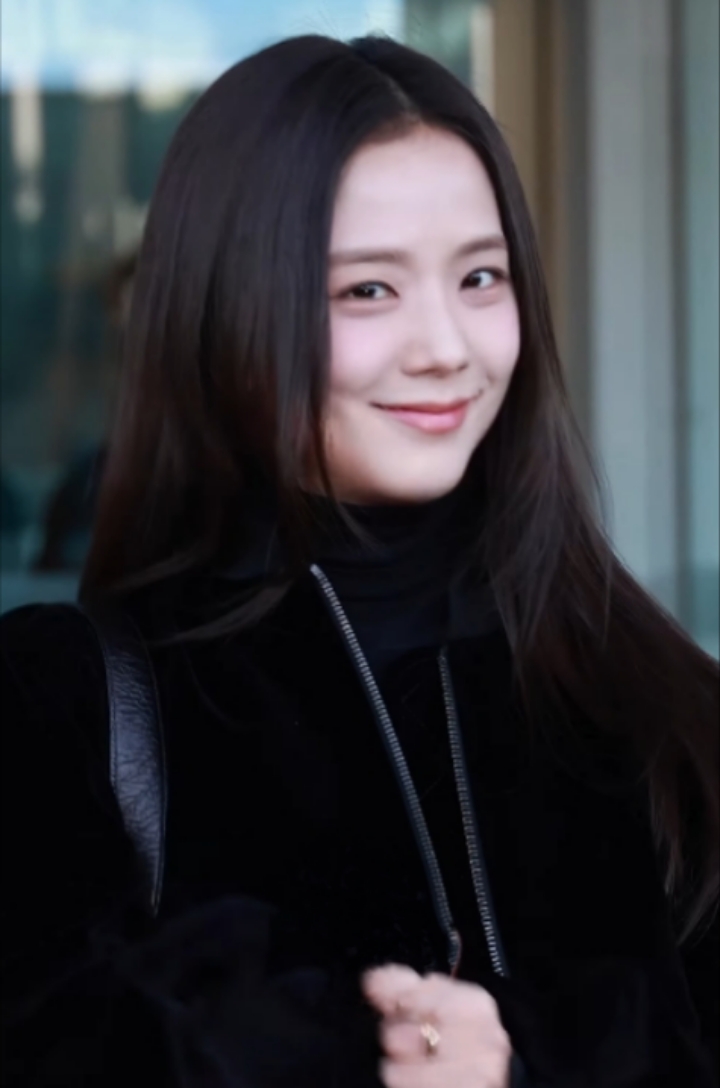 Jisoo de BLACKPINK en una aparición pública en 2025