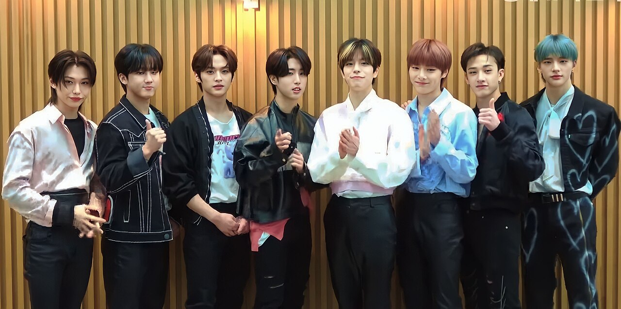 Stray Kids en una sesión de fotos en 2023