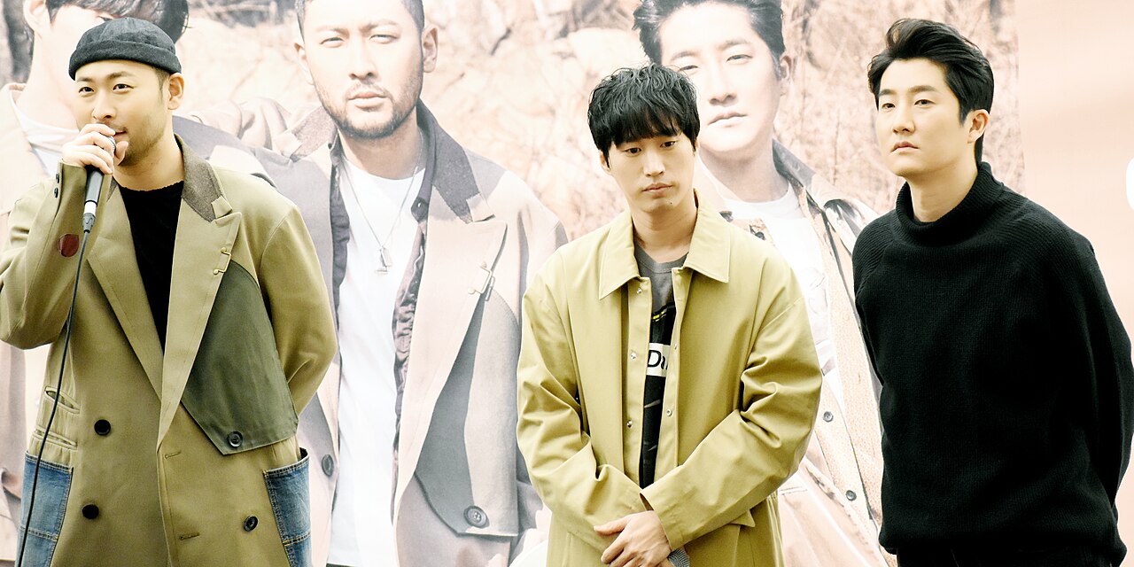 El grupo Epik High en un fansign en 2019