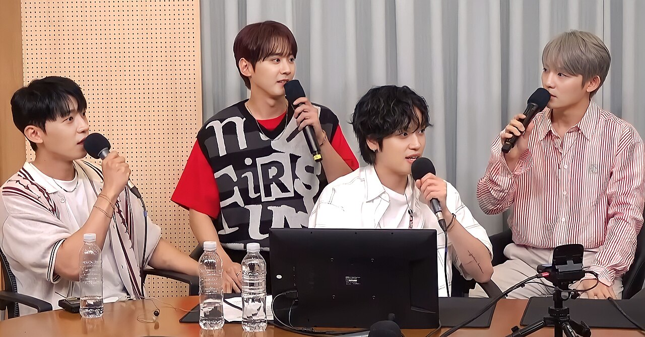 El grupo TEEN TOP en una sesión de fotos en 2023
