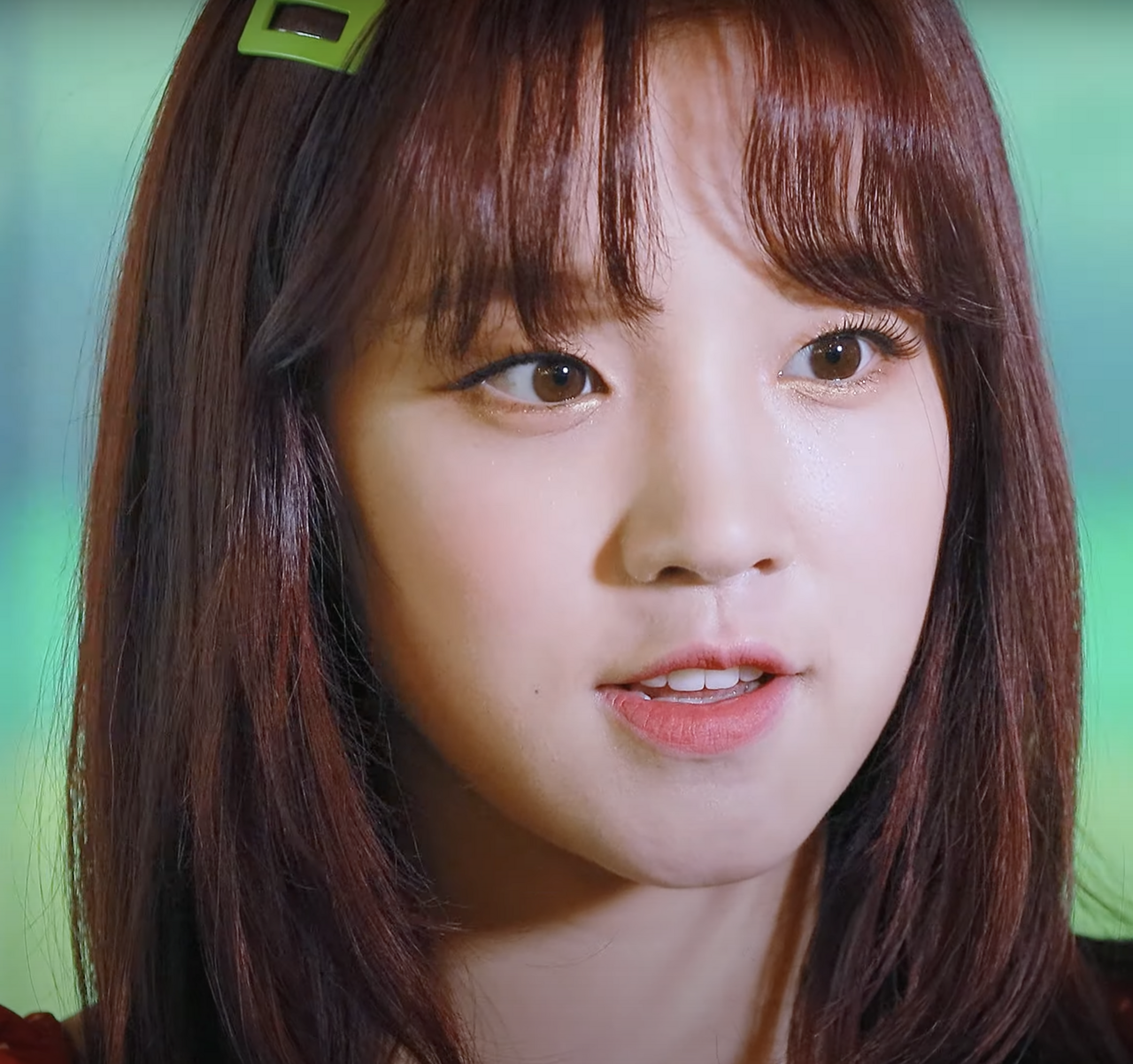 YUQI de i-dle en una sesión de fotos en 2020