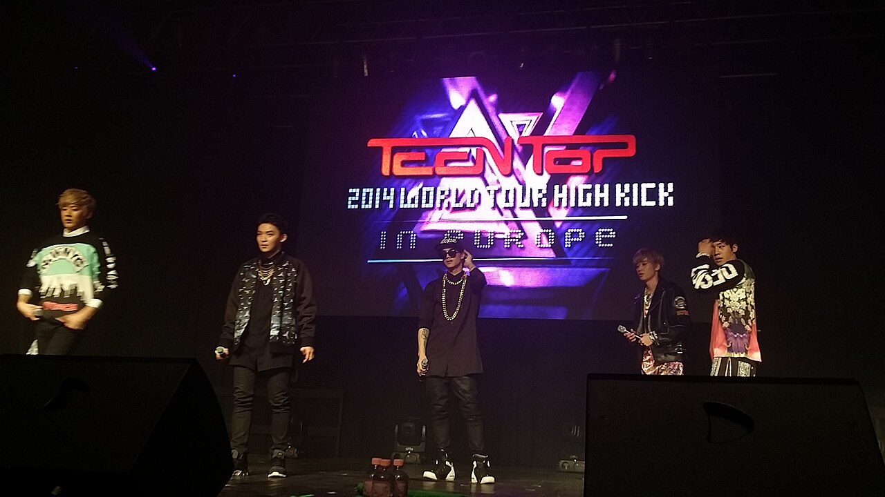 TEEN TOP en un concierto en Budapest