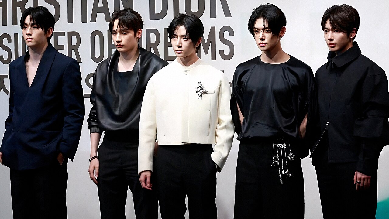 TXT en una aparición de Dior en 2025